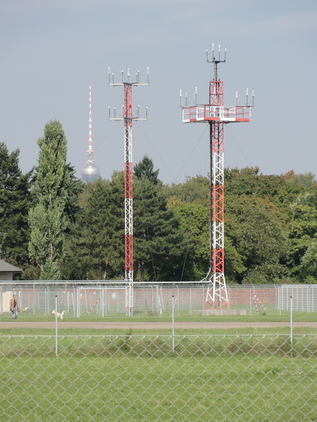 Fernsehturm vom Tempelhofer Feld
