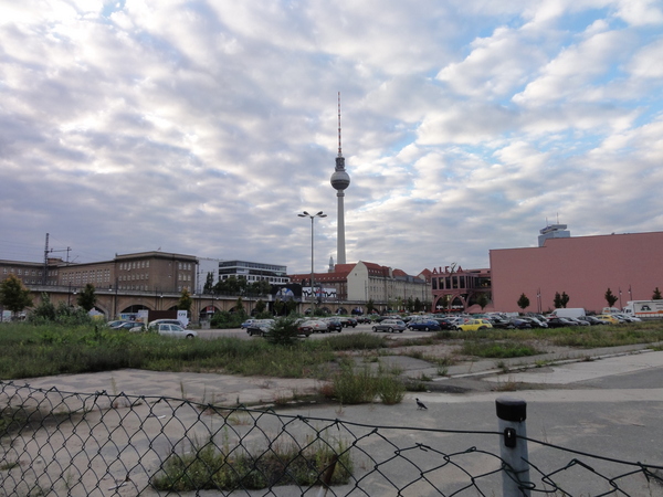 Tv-Turm von der Alexanderstr.