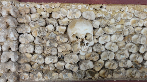 Faro, Nossa Senhora do Carmo, Skulls
