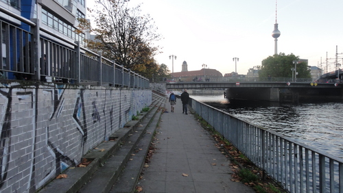 Banks of River Spree Inspection, Towards Jannowitzbrücke